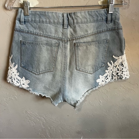 Denim Co. Distressed Button Fly Lace Embroidered Booty Denim Shorts - Picture 7 of 8